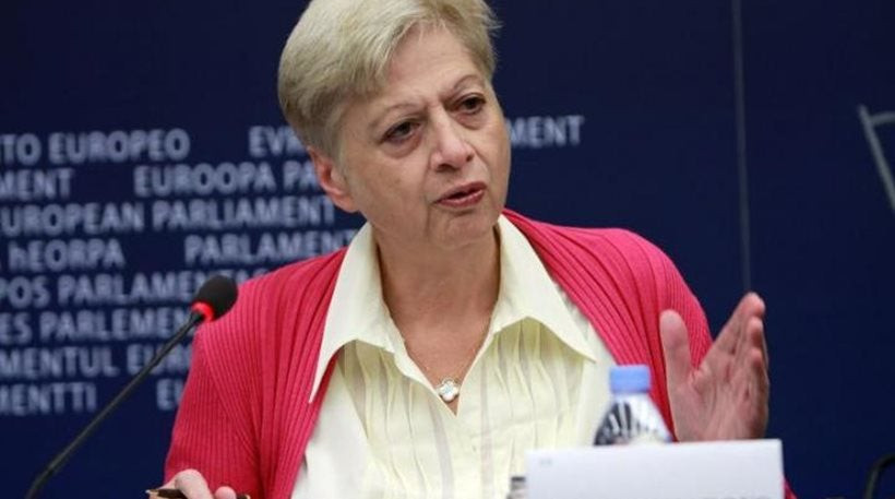 Κύπρια ευρωβουλευτής δηλώνει στο Πόθεν Έσχες και… «προνομιακό» τάφο